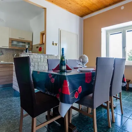 Holiday House Smilovic *