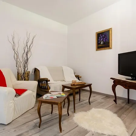 Holiday House Smilovic * Potpican